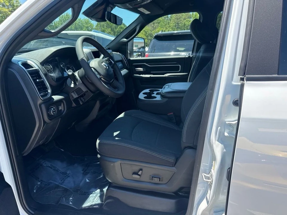 2026 Ram 2500 - Image 3 of 5