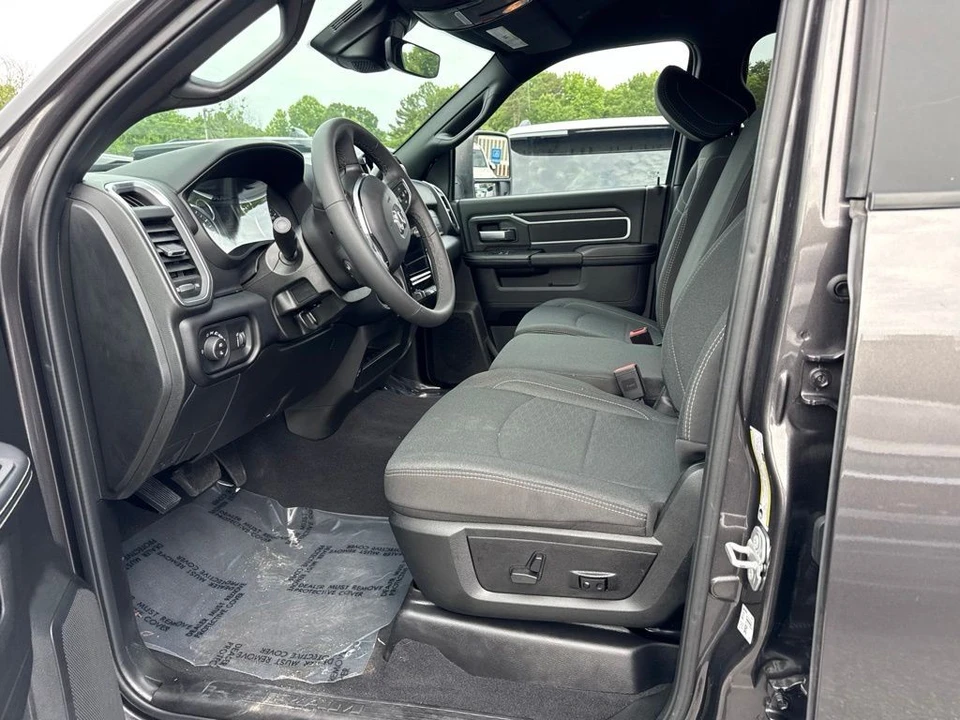 2026 Ram 2500 - Image 3 of 5