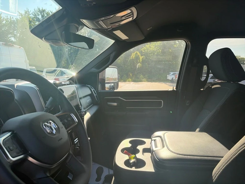 2026 Ram 2500 - Image 16 of 27