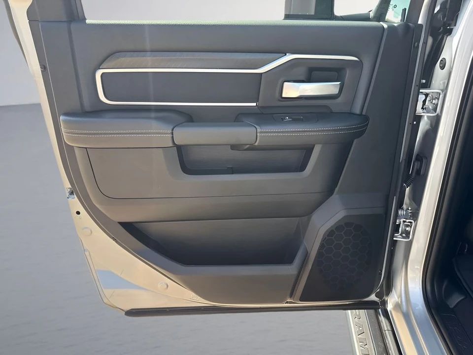 2026 Ram 2500 - Image 28 of 31