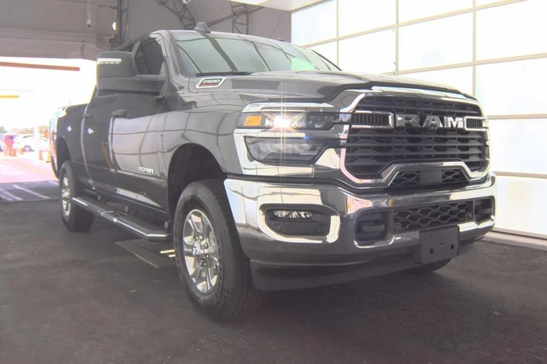 2026 Ram - Image 15 of 17
