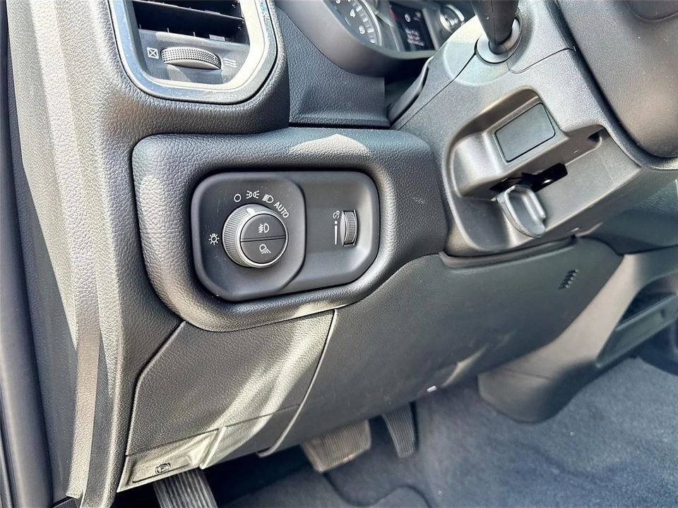 2026 Ram 2500 - Image 7 of 31