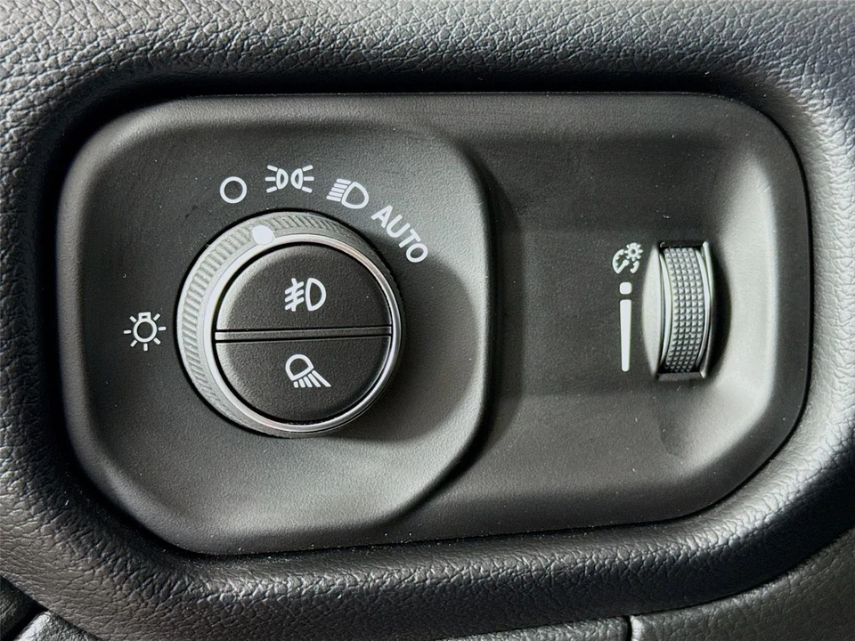 2026 Ram 2500 - Image 7 of 31