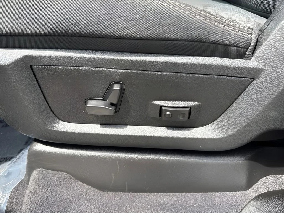 2026 Ram 2500 - Image 10 of 31
