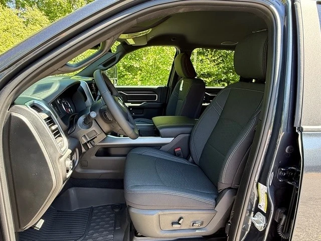 2026 Ram 2500 - Image 14 of 31