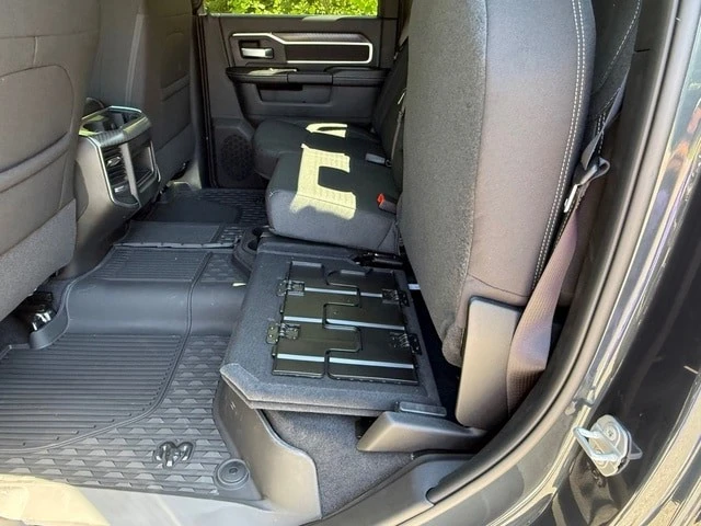 2026 Ram 2500 - Image 18 of 31
