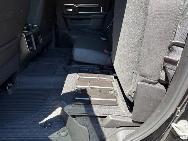 2026 Ram 2500 - Image 17 of 31