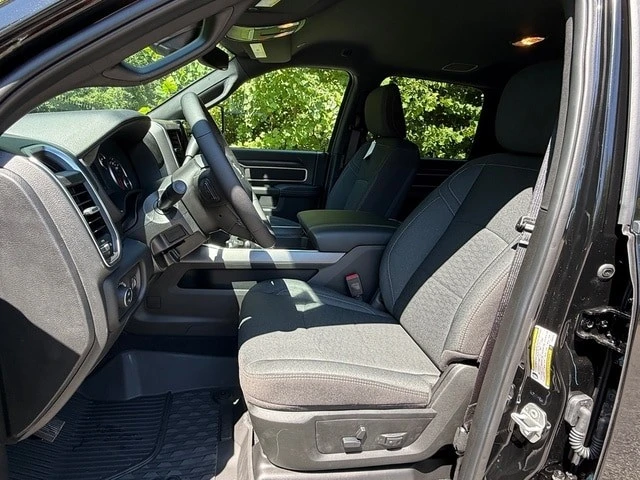 2026 Ram 2500 - Image 13 of 31