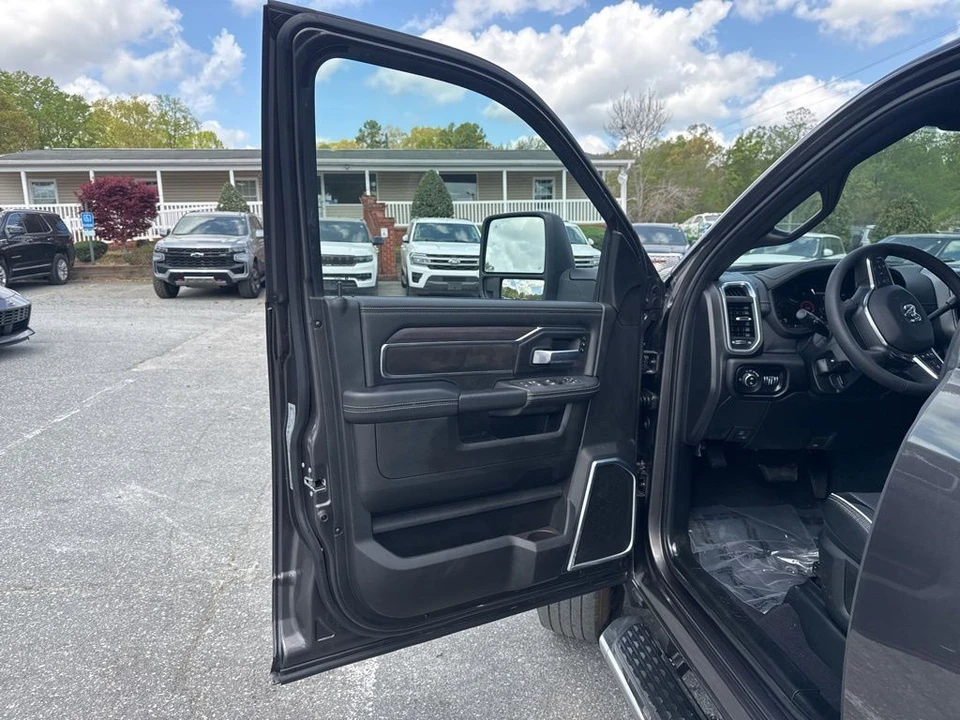 2026 Ram 2500 - Image 25 of 31