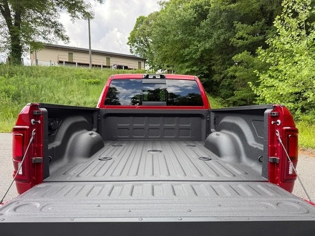 2026 Ram Heavy Duty - Image 9 of 31