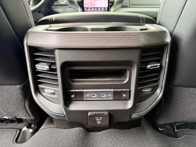 2026 Ram Heavy Duty - Image 21 of 31