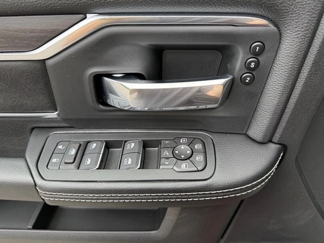 2026 Ram Heavy Duty - Image 16 of 31