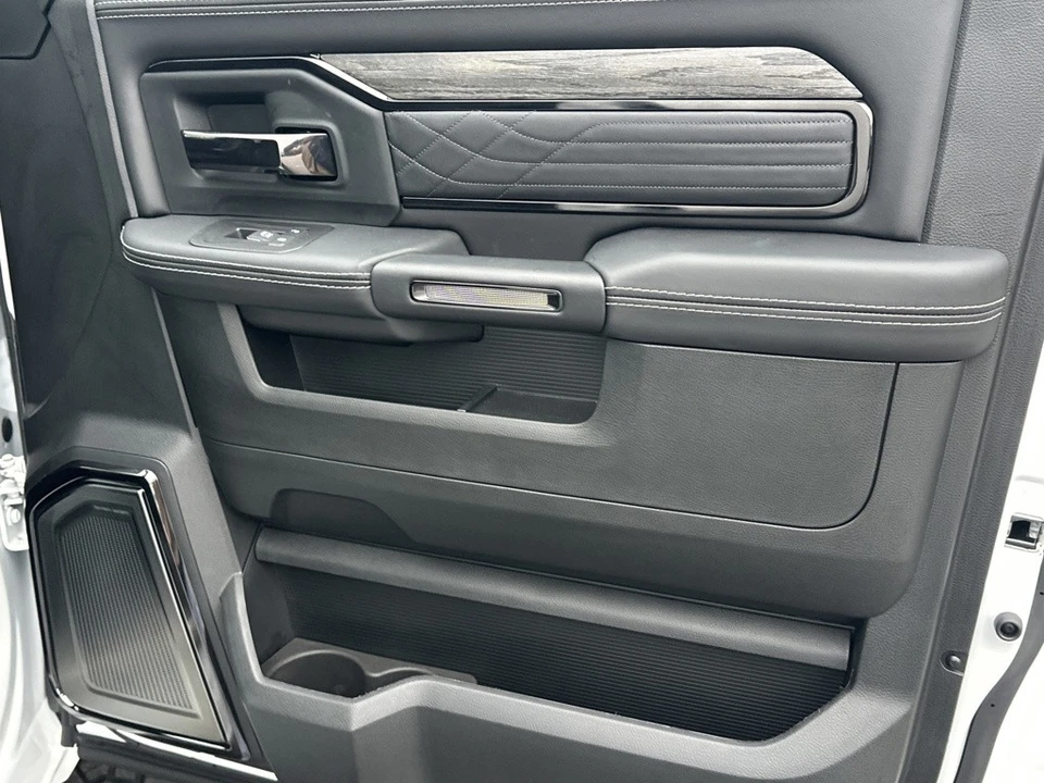 2026 Ram 2500 - Image 17 of 21