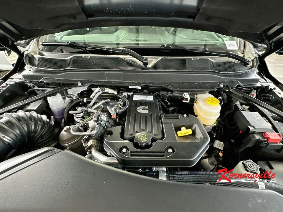 2026 Ram 2500 - Image 18 of 23
