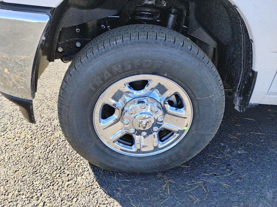 2026 Ram 2500 - Image 9 of 12
