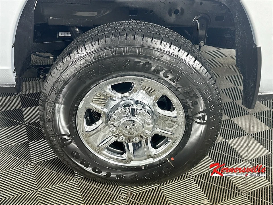 2026 Ram 2500 - Image 17 of 21