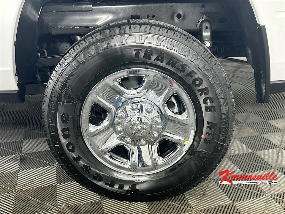 2026 Ram 2500 - Image 18 of 21