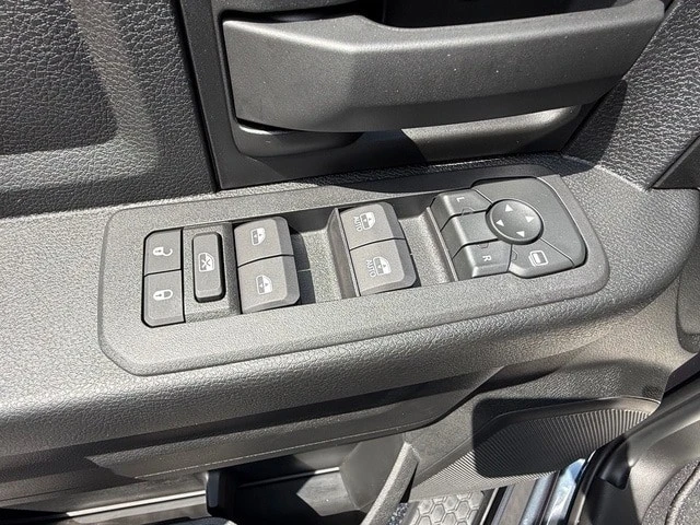 2026 Ram 2500 - Image 14 of 28
