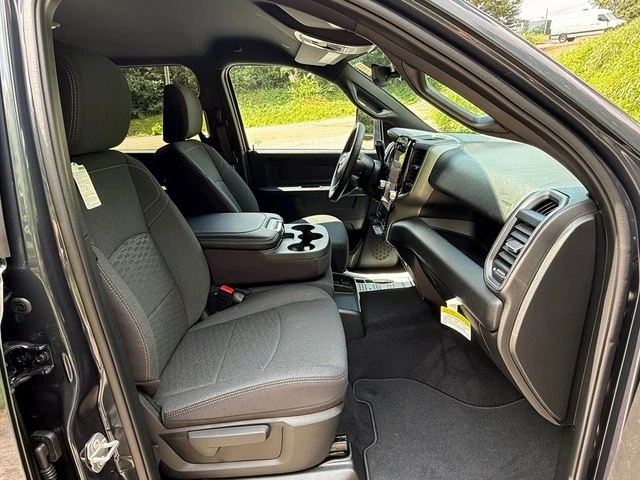 2026 Ram 2500 - Image 17 of 28