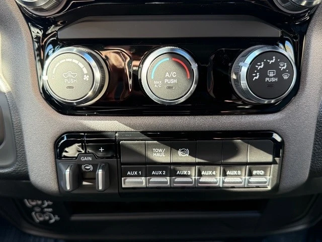2026 Ram 3500 - Image 25 of 31
