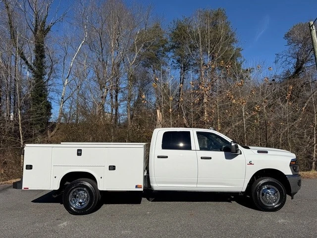 2026 Ram 3500 - Image 6 of 31