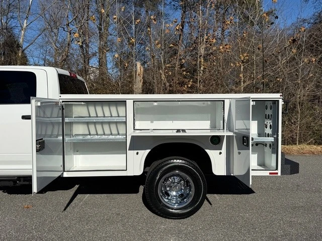 2026 Ram 3500 - Image 12 of 21