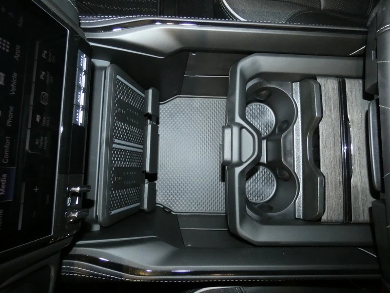 2026 Ram 3500 - Image 23 of 31