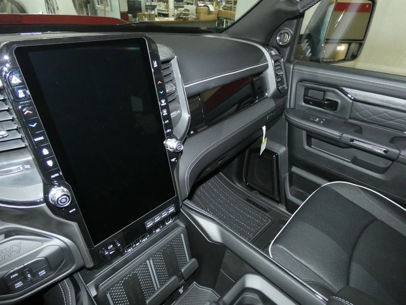 2026 Ram 3500 - Image 14 of 31