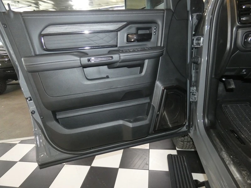 2026 Ram 3500 - Image 30 of 31