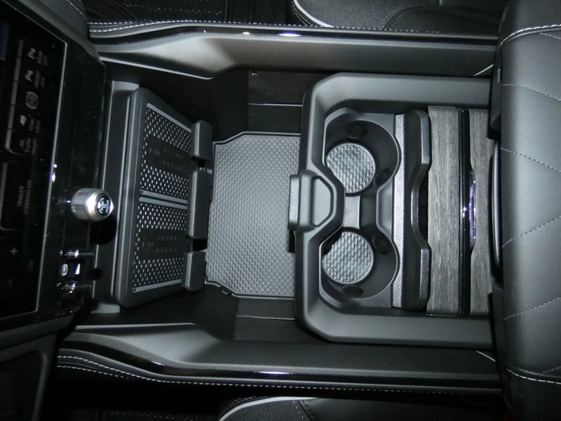 2026 Ram 3500 - Image 23 of 31