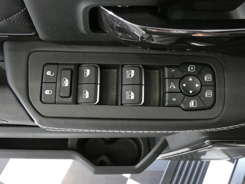 2026 Ram 3500 - Image 29 of 31