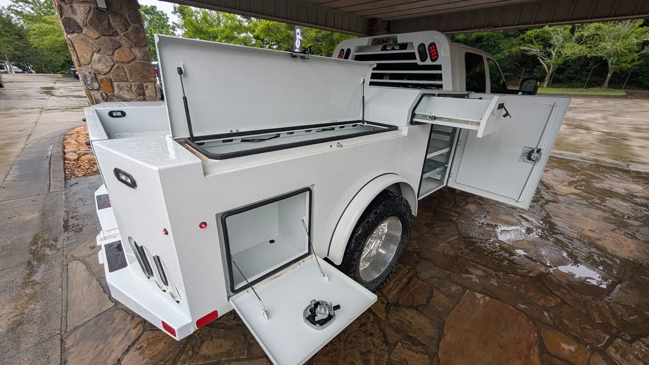 2026 Ram 3500 - Image 6 of 16