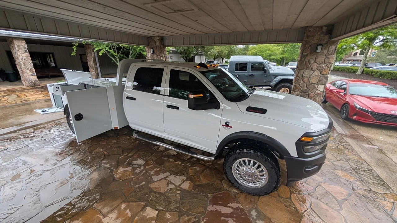 2026 Ram 3500 - Image 8 of 16