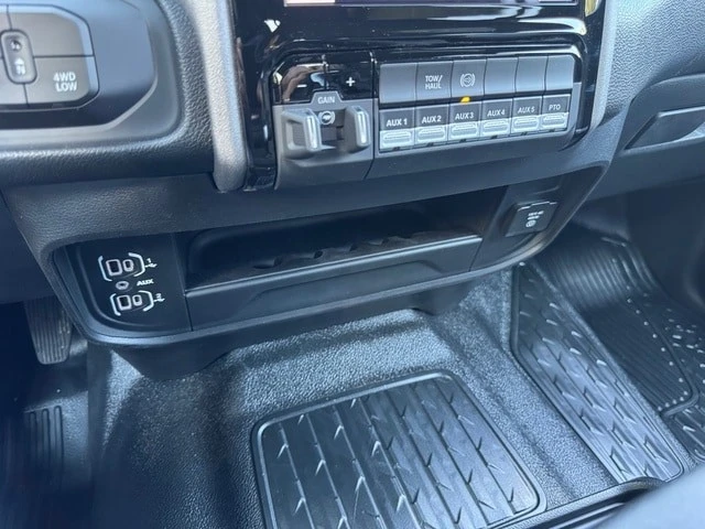 2026 Ram 3500 - Image 28 of 31