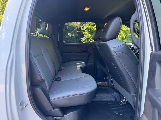 2026 Ram 3500 - Image 19 of 31