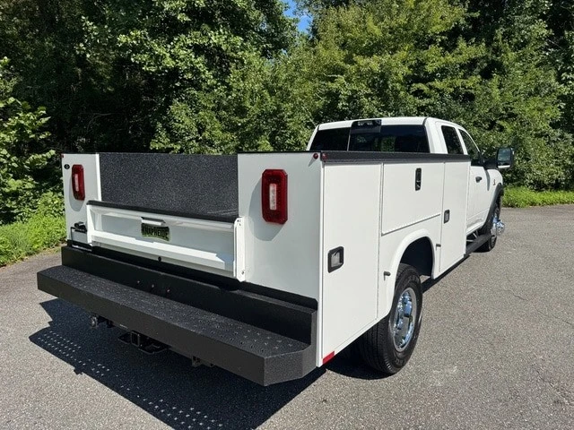2026 Ram 3500 - Image 7 of 31