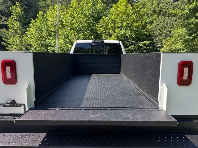 2026 Ram 3500 - Image 10 of 31