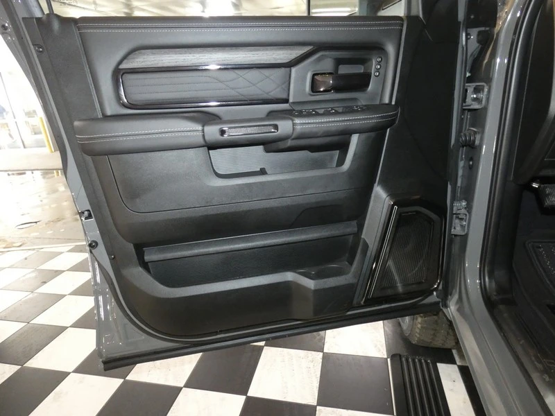 2026 Ram 3500 - Image 30 of 31