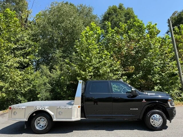 2026 Ram 3500 - Image 6 of 31