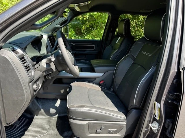 2026 Ram 3500 - Image 15 of 31