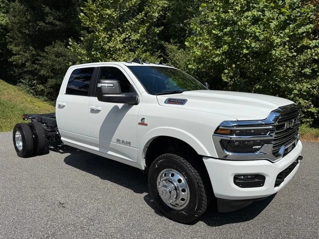 2026 Ram 3500 - Image 5 of 31