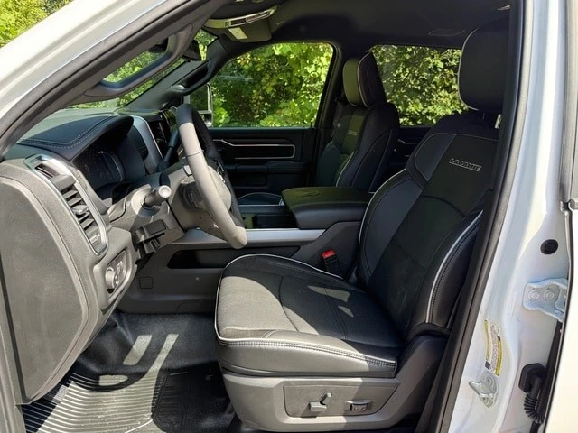 2026 Ram 3500 - Image 12 of 31