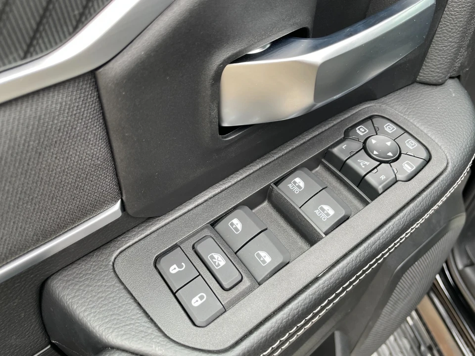2026 Ram 3500 - Image 17 of 21