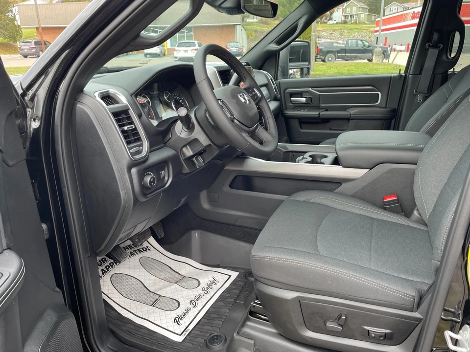 2026 Ram 3500 - Image 16 of 21