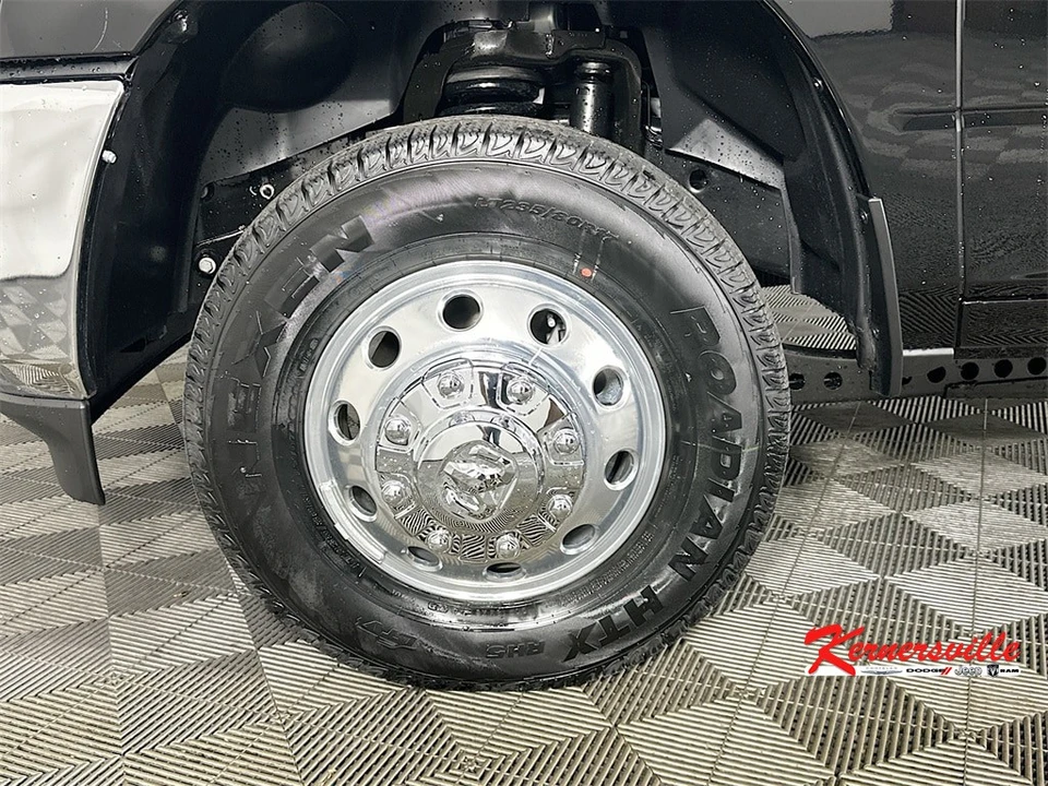 2026 Ram 3500 - Image 17 of 21