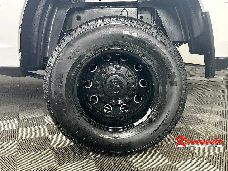 2026 Ram 3500 - Image 17 of 21