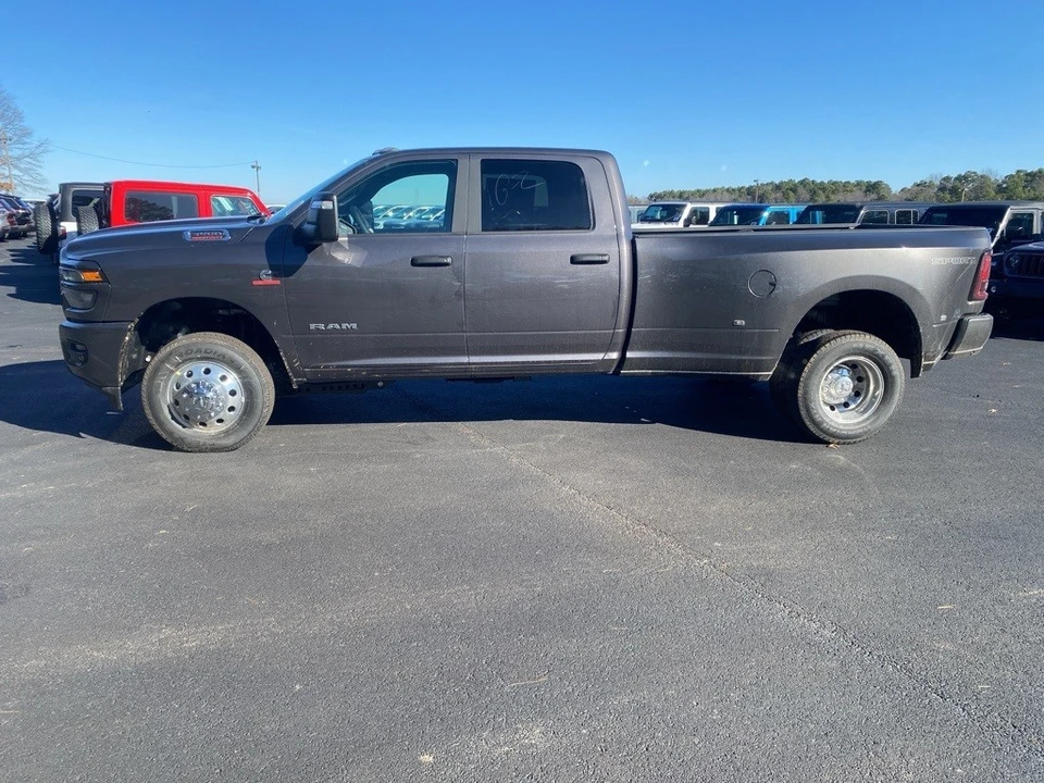 2026 Ram 3500 - Image 8 of 12