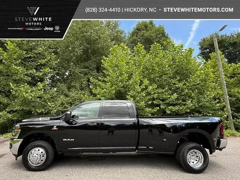 2026 Ram 3500 Big Horn Crew Cab 4WD Cummins DRW