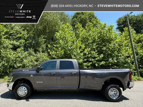 2026 Ram 3500 Big Horn Crew 4WD Cummins DRW