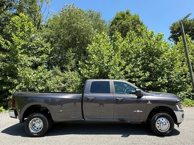 2026 Ram 3500 - Image 6 of 31